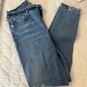 Agolde distressed jean!